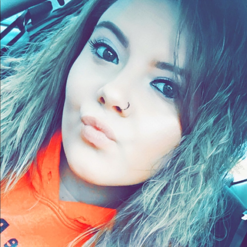 Meet your Posher, Alissa